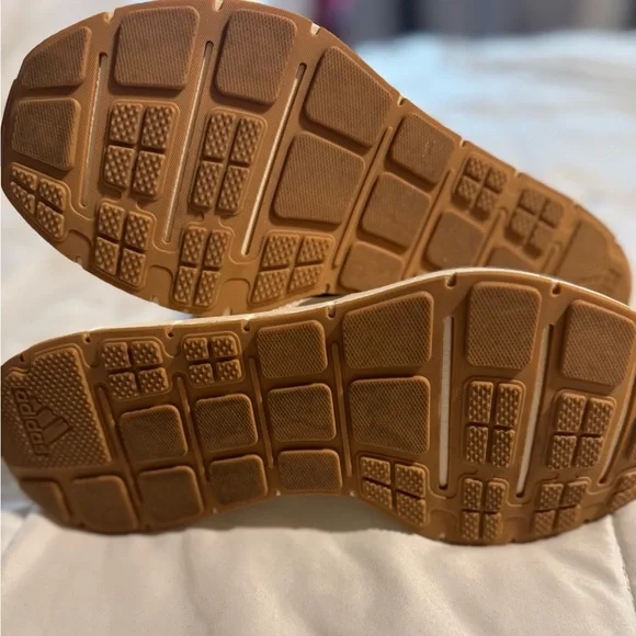 Adidas Beige Running Shoes - Picture 3 of 3